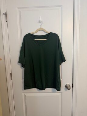 Women's Forest Green V-Neck Short Sleeve Tee